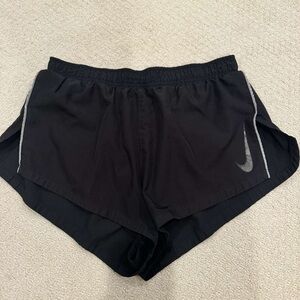 Men’s Nike split leg running shorts size M